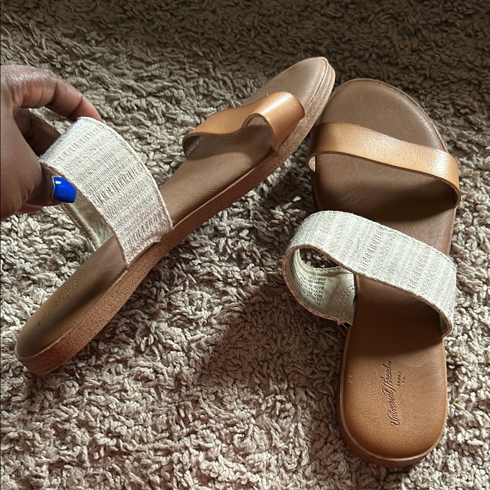 Universal Threads Sandal - Picture 4 of 6